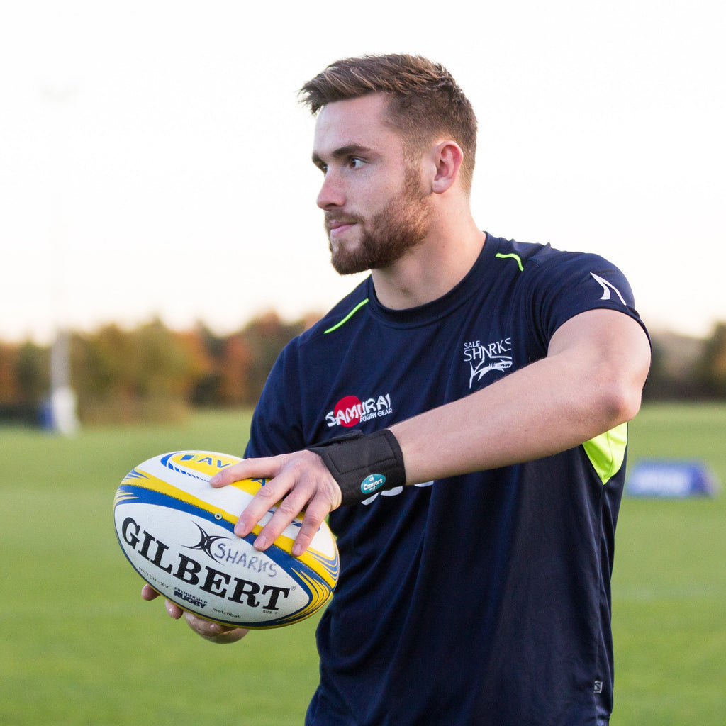 George Nott of Sale Sharks Rugby Club wearing the Benecare CMC Splint.