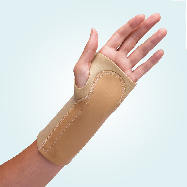 The Benecare Neo-Wrist Support has been designed to manage pain caused by joint or tendon overuse in the wrist or thumb.